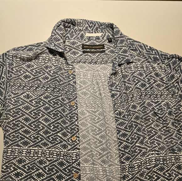 Vintage style men's shirt, abrstract european print, size Large - Picture 3 of 3
